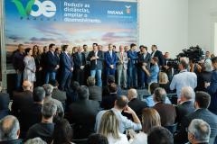 Um acordo assinado pelo governador Carlos Massa Ratinho Junior e o Grupo Latam Airlines vai abrir 71 novos voos no Estado. A empresa destaca que haverá ampliação de 17% das operações Paraná, fazendo do Estado o quarto maior mercado da companhia no Brasil. O anúncio feito nesta sexta-feira (30), no Palácio Iguaçu, em Curitiba.