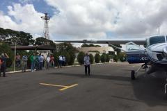 O polo moveleiro de Arapongas, principal do Paraná e um dos mais importantes do País, deverá alavancar ainda mais negócios com a nova linha aérea ligando o município a Curitiba e facilitando o acesso a grandes centros nacionais. A linha começou a operar nesta quarta-feira (23) e faz parte do programa Voe Paraná, criado pelo Governo do Estado para ampliar a malha aeroviária. Foto: Prefeitura de Arapongas