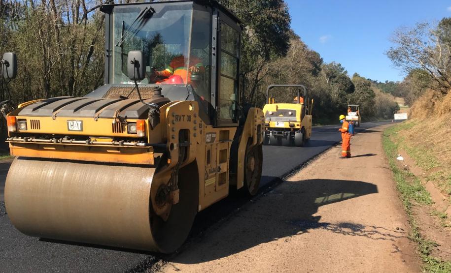 Serviços recuperam a PR-280 na divisa com Santa Catarina