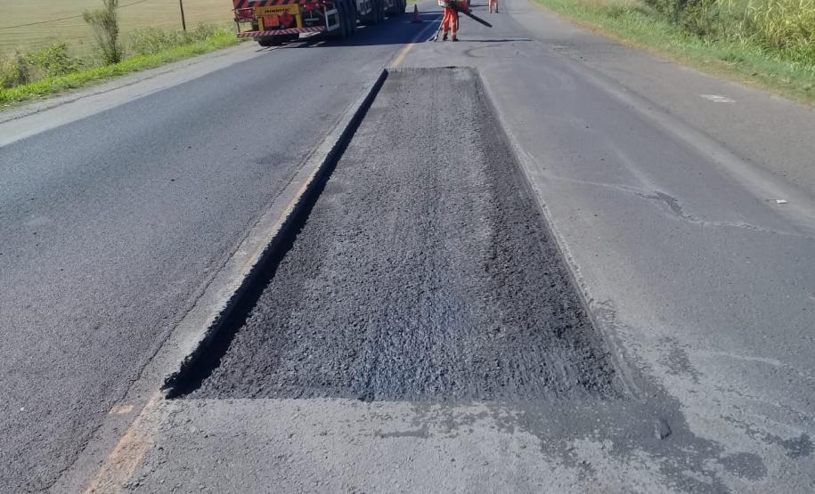 PR-092, entre Jaguariaíva, passando por Arapoti, ambas nos Campos Gerais, até Wenceslau Braz, no Norte Pioneiro, passa por serviços de remendos e de microrrevestimento asfáltico.
