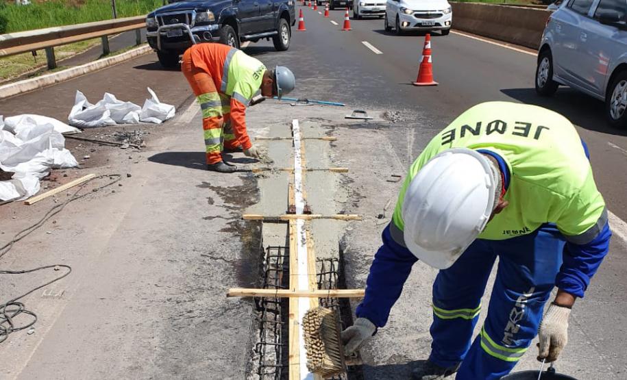 Manutenção de junta de viaduto da PR-445, em Londrina