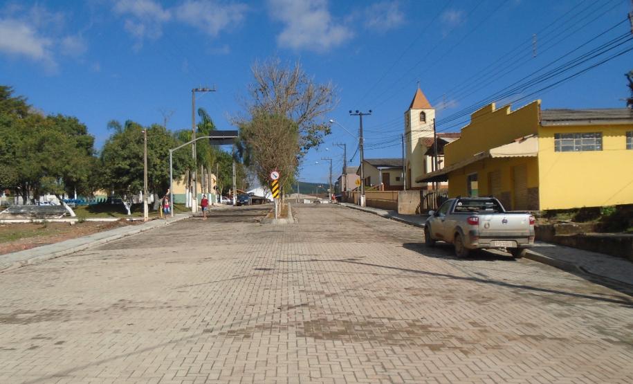 Pavimentação com pavers da PR-092 em Doutor Ulysses