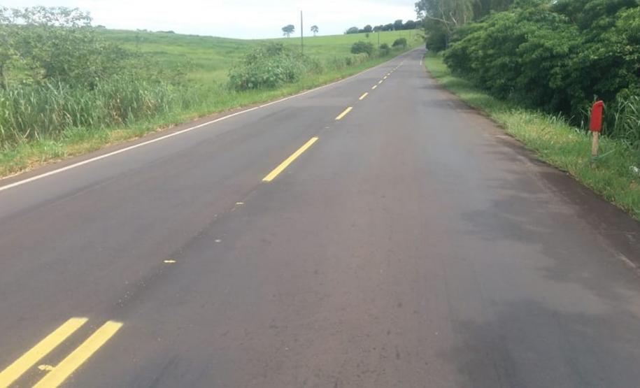 Serviços de sinalização provisória na PR-182, foto Depois