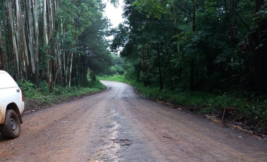 Trecho não pavimentado da PR-160 entre Imbaú e Reserva, após chuva