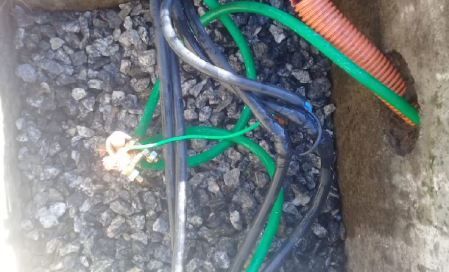 Iluminação do novo viaduto em Paranaguá