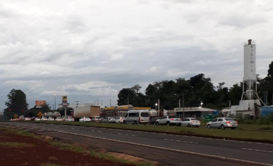 Rodovia BR-369 com congestionamento, em Cambé