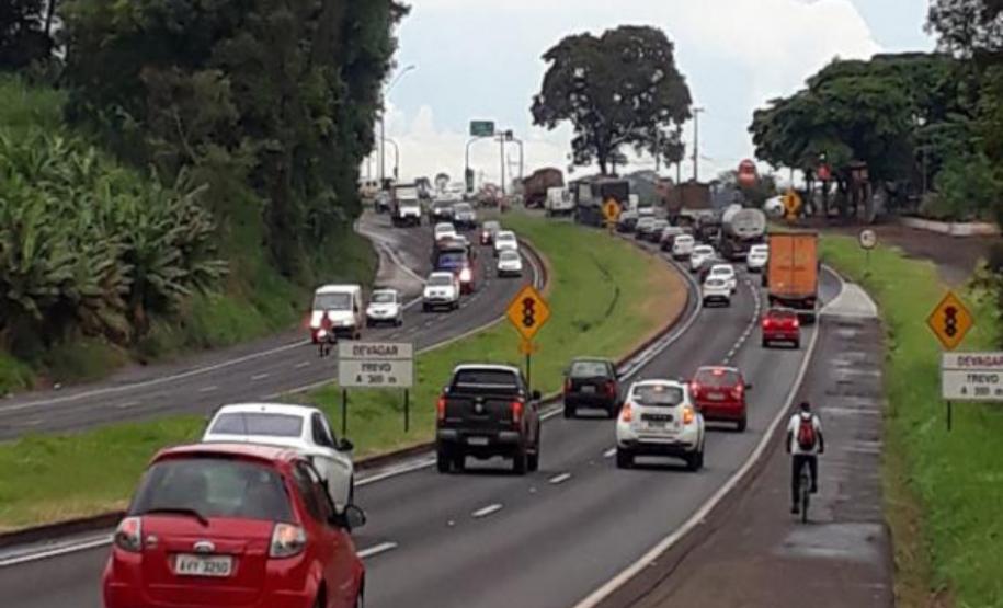 Rodovia BR-369 com congestionamento, em Cambé