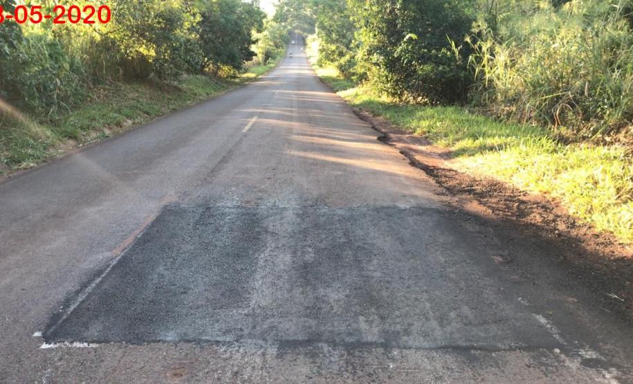 Remendos superficiais em pontos com buracos e trincas