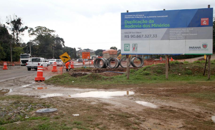 Obras de duplicação da rodovia entre Curitiba e Almirante Tamandaré.