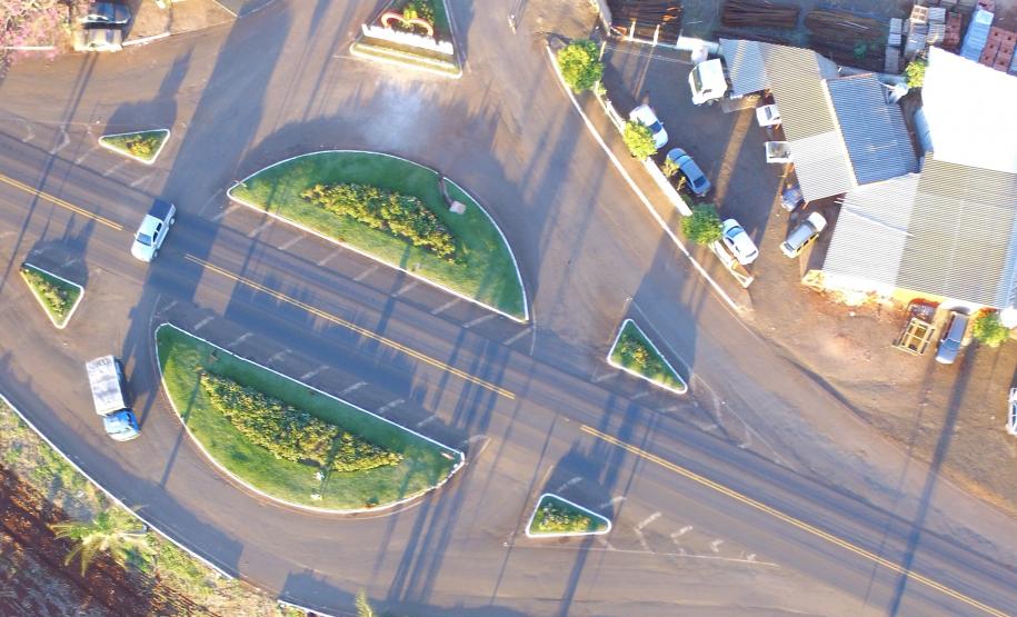 Imagem de drone da PR-466, em Lidianópolis.