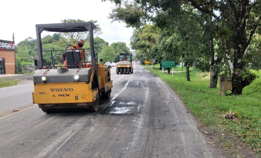 Serviços de manutenção corretiva nos pontos com trincas, buracos e ondulações.