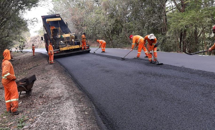 Serviços de conservação do pavimento em trecho da PR-462