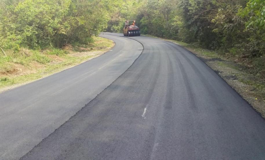 Serviços de conservação do pavimento em trecho da PR-462