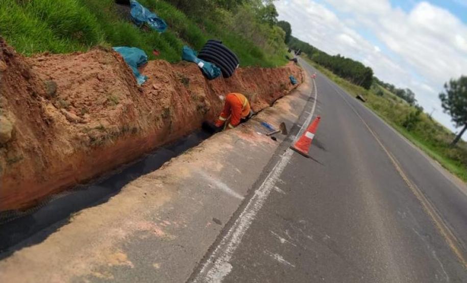 Serviços de drenagem na PR-151