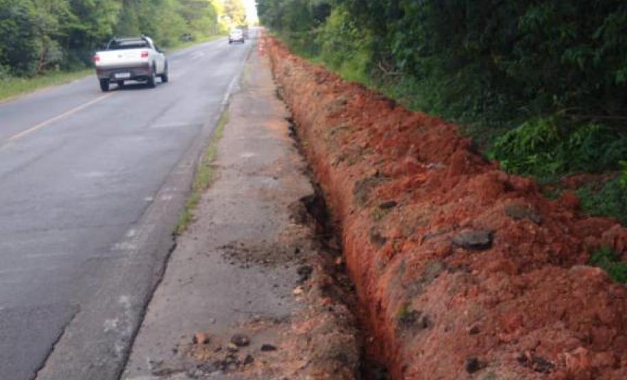 Serviços de drenagem na PR-151