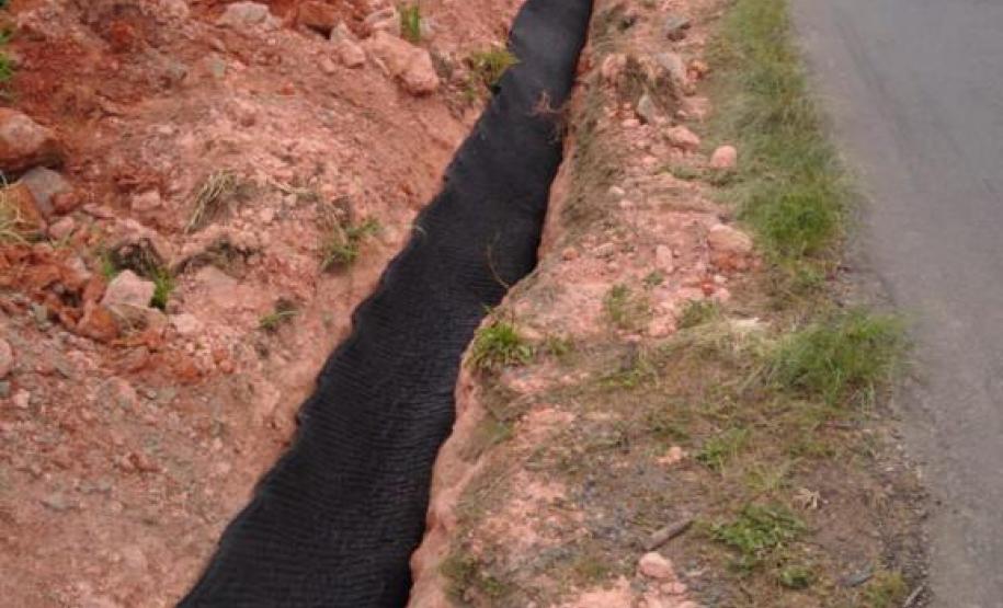 Serviços de drenagem na PR-151