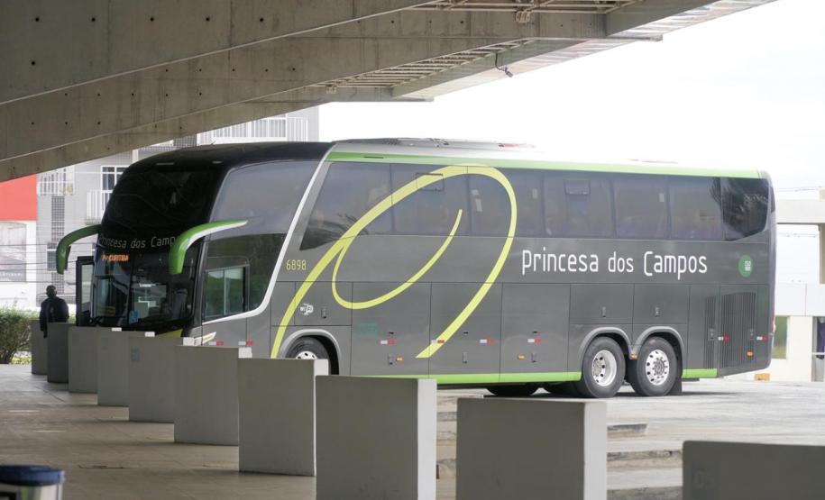 Ônibus na rodoviária de Curitiba