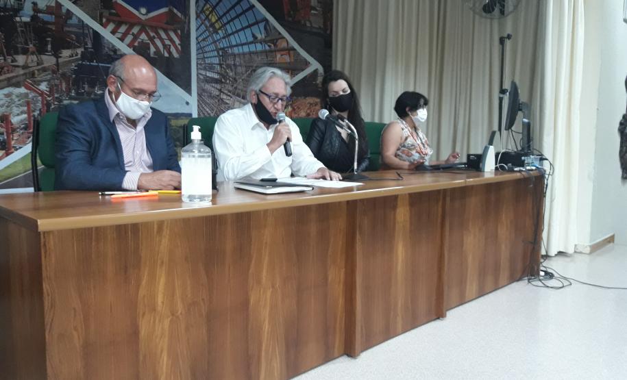 Sessão de abertura de envelopes com documentos de habilitação