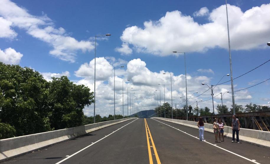 Obras da nova ponte e pavimento dos acessos