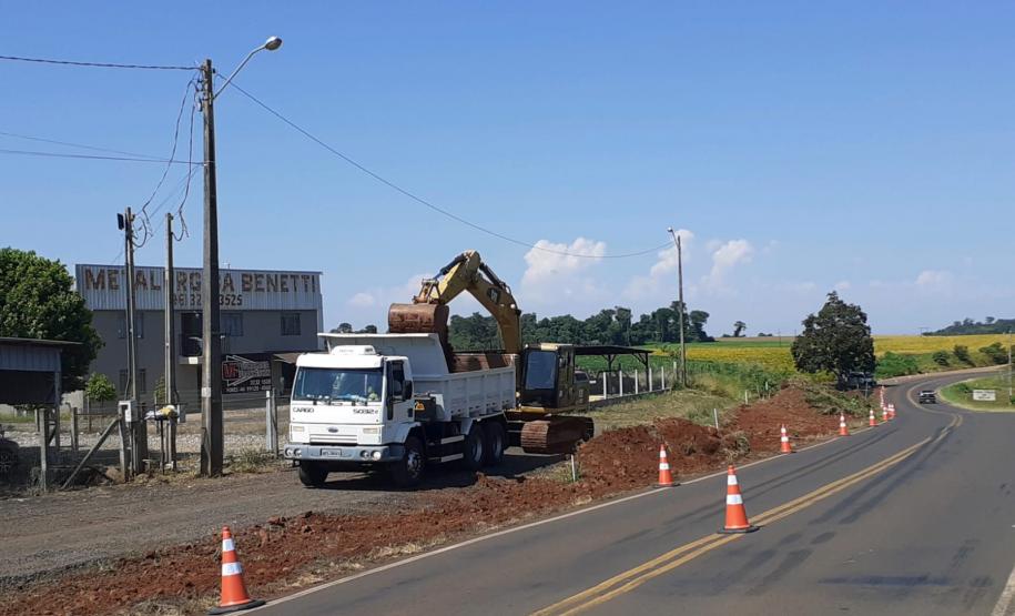 Serviços iniciais na PR-562, para adequação da rodovia e execução de terceiras faixas