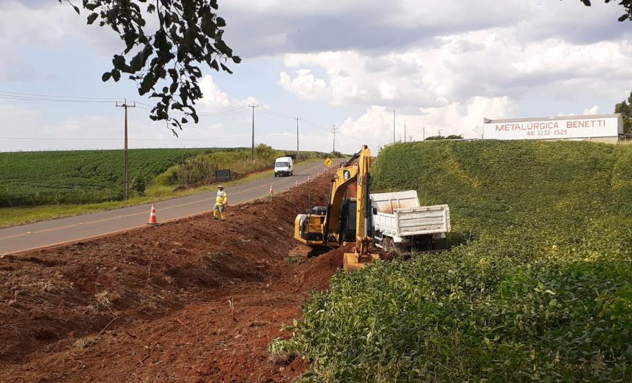 Serviços iniciais na PR-562, para adequação da rodovia e execução de terceiras faixas