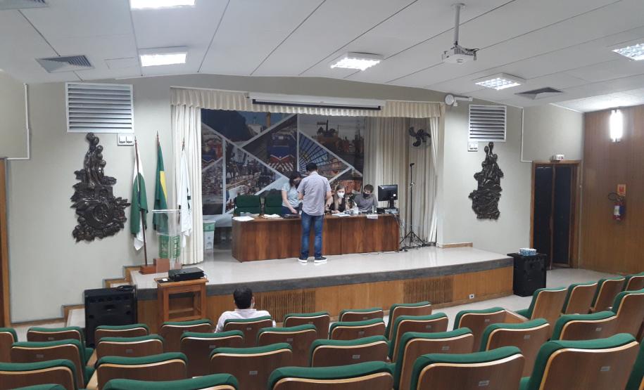 Abertura de envelopes com documentos de habilitação