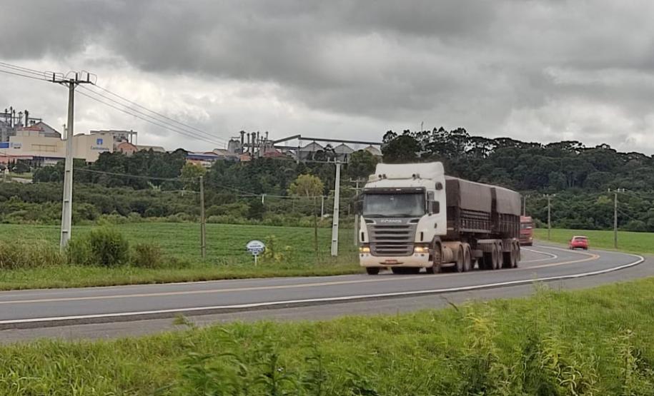 Trecho da PR-340, em Castro, após serviços de conservação