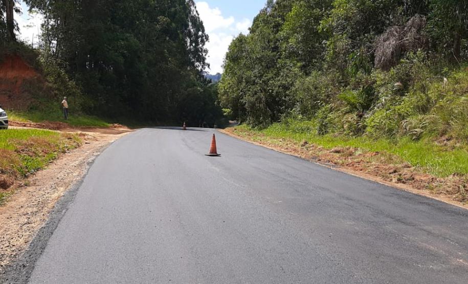 Serviços de conservação em andamento na PRC-487