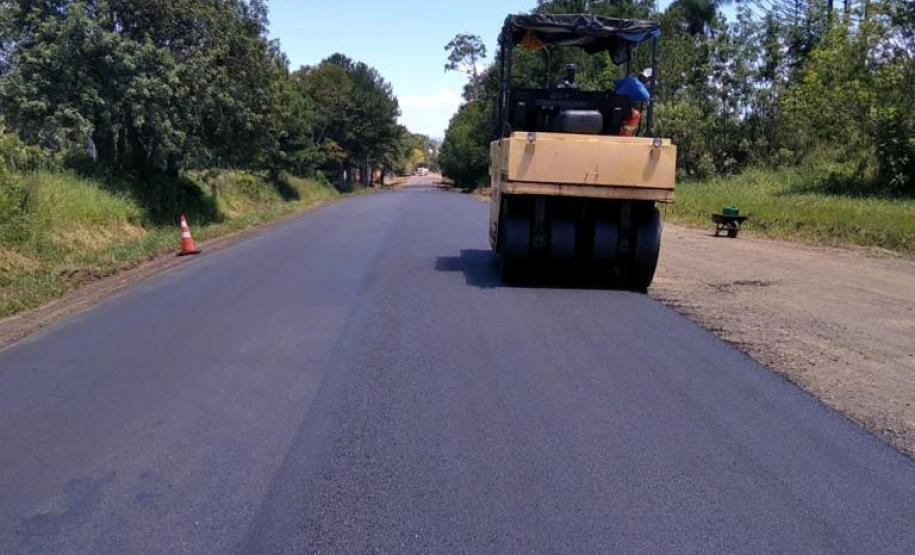 Serviços de conservação em andamento na PRC-487