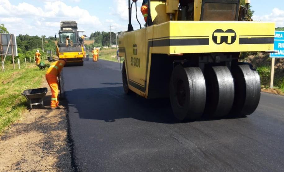 Serviços de conservação em andamento na PRC-487