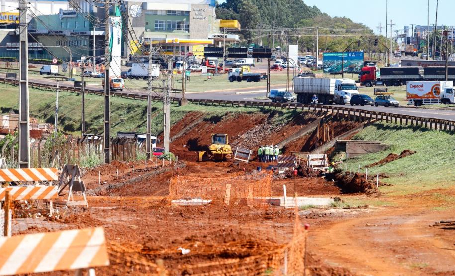 Andamento das obras no trevo Cataratas, em Cascavel