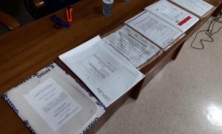 Sessão de abertura dos envelopes