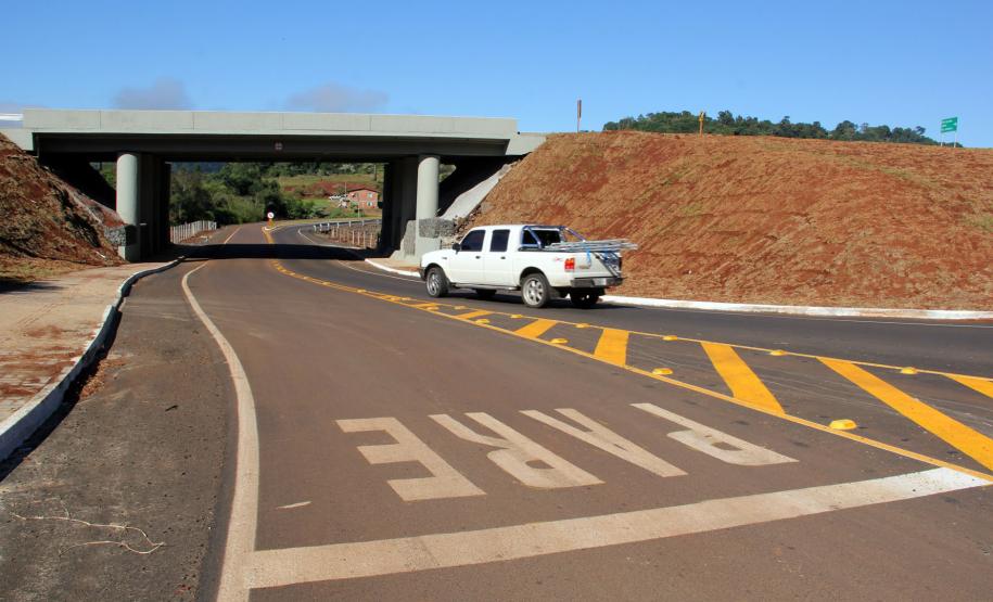Exemplos de sinalização em rodovias paranaenses