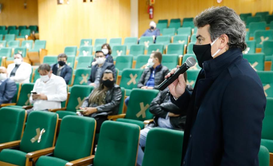 Lances foram acompanhados no auditório do DER