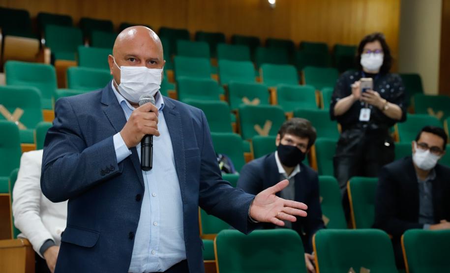 Lances foram acompanhados no auditório do DER