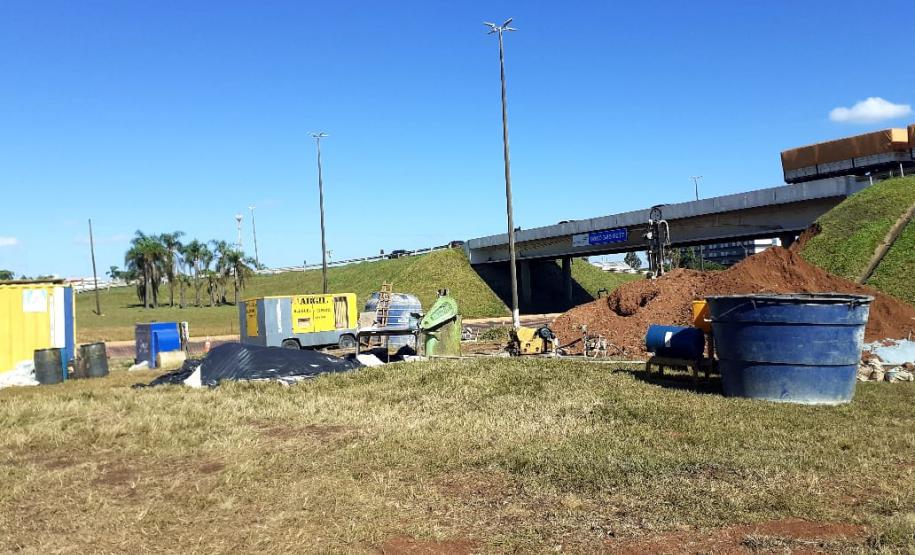 Duplicação do viaduto no entroncamento da PRC-466 com BR-277
