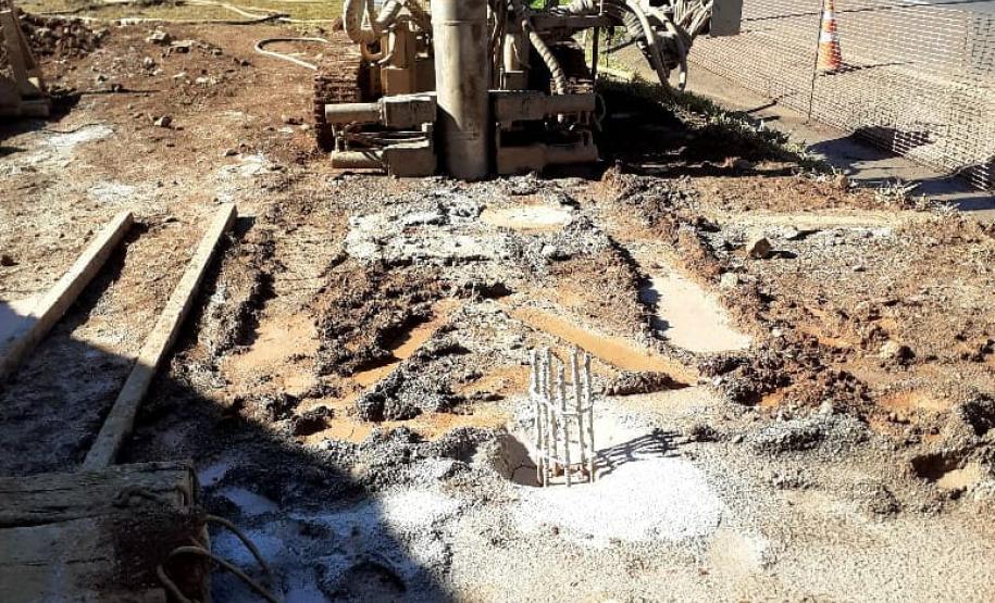 Duplicação do viaduto no entroncamento da PRC-466 com BR-277