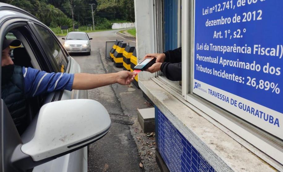 Pagamento com cartão na bilheteria do ferry-boat