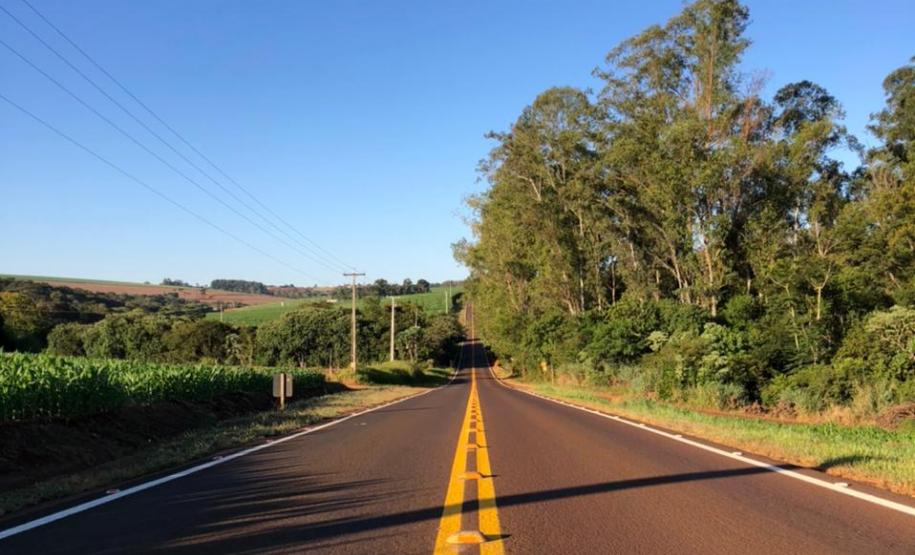 Serviços de conservação na PR-575