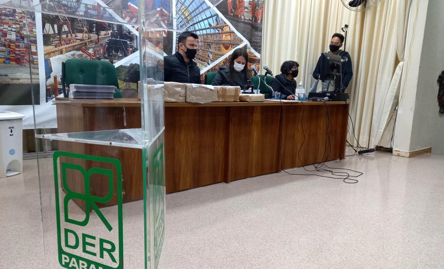 Sessão de abertura de envelopes com propostas técnicas