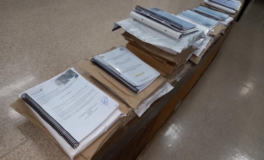 Sessão de abertura de envelopes