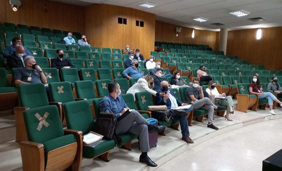 Sessão de abertura de envelopes