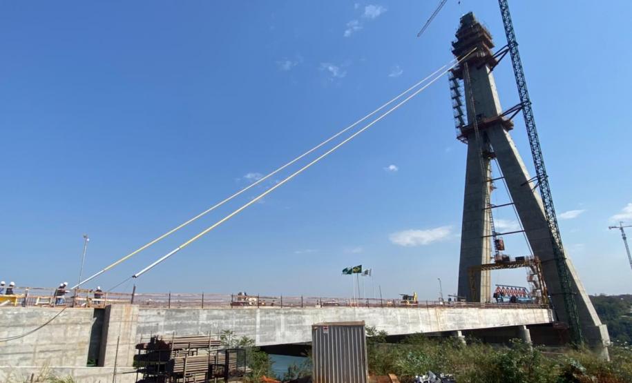 Estaiamento no lado brasileiro