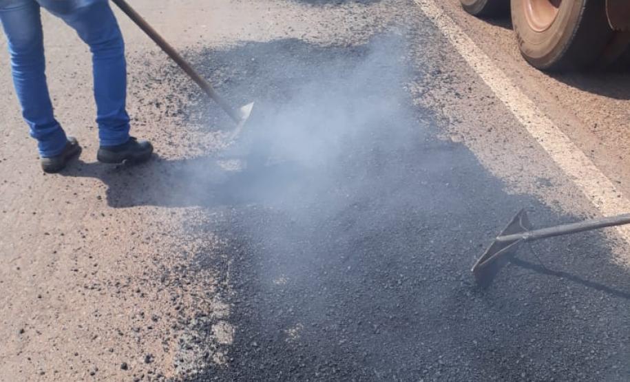 Serviços emergenciais na PR-239 entre Assis e Toledo