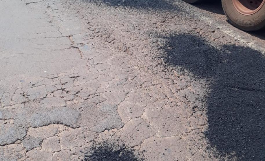 Serviços emergenciais na PR-239 entre Assis e Toledo