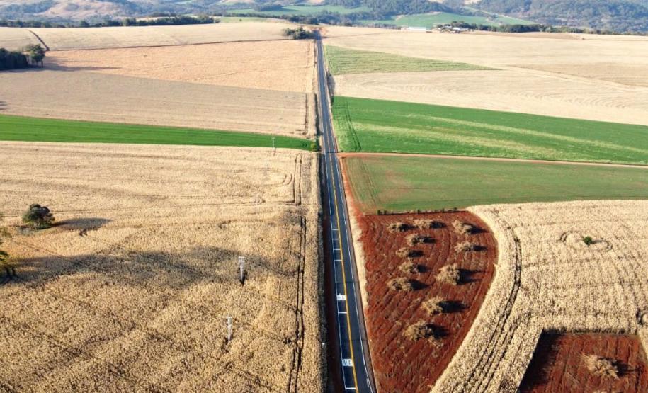 Serviços na PR-170 entre Apucarana e Borrazópolis
