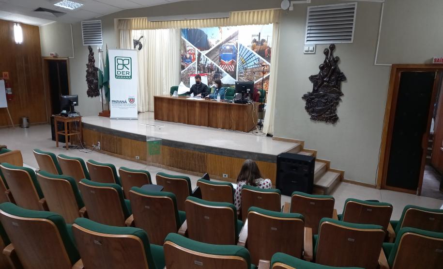 Abertura de envelopes de habilitação da PR-990