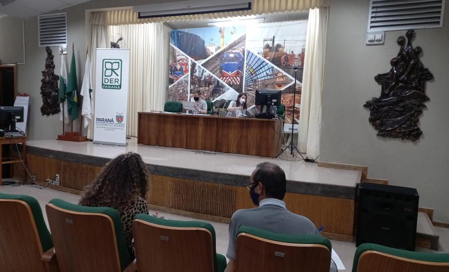 Abertura de envelopes do lote 03 da PR-317 no auditório do DER/PR