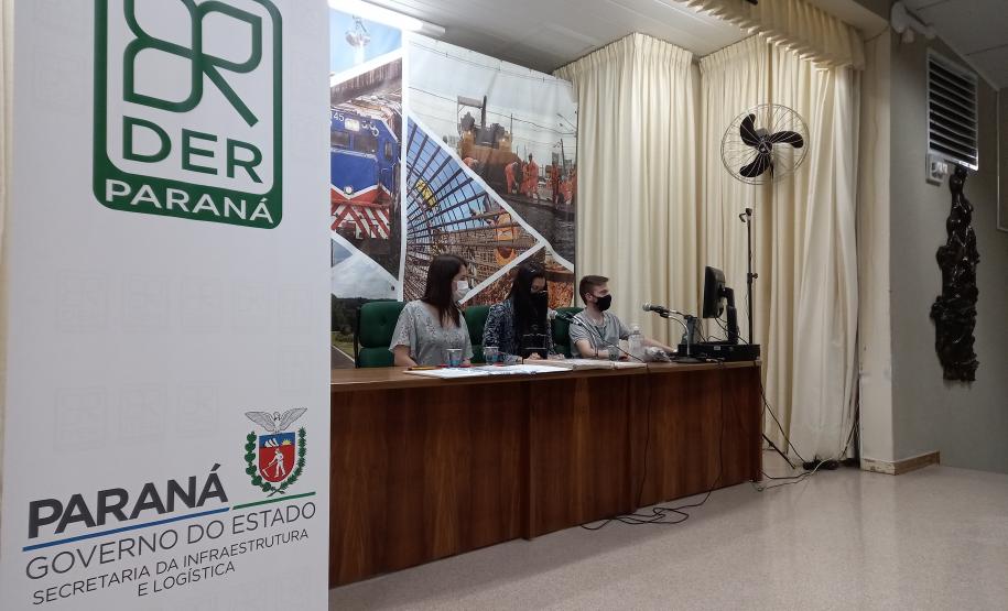 Abertura de envelopes do lote 01 da PR-463 no auditório do DER/PR