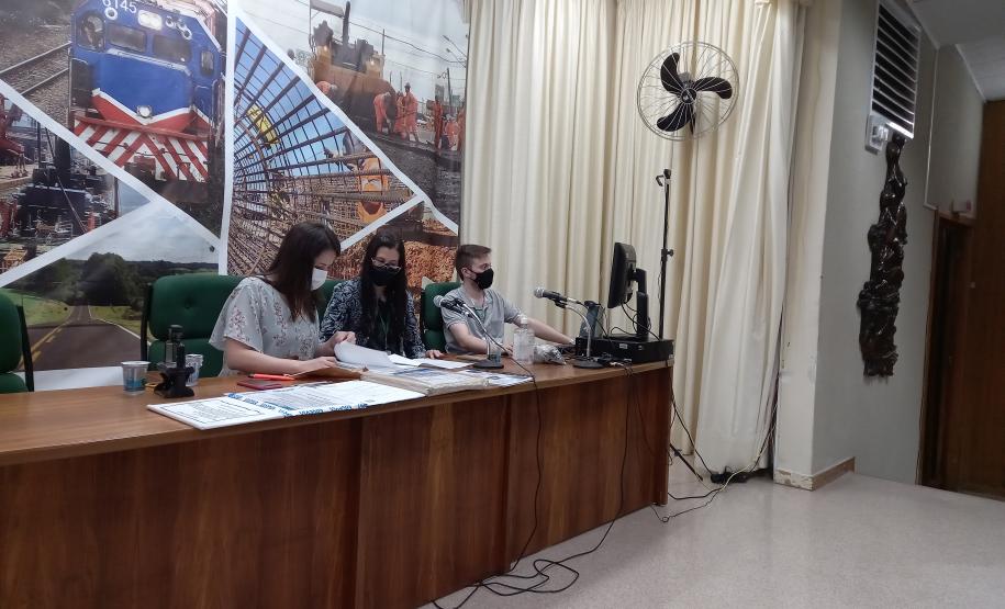 Abertura de envelopes do lote 01 da PR-463 no auditório do DER/PR